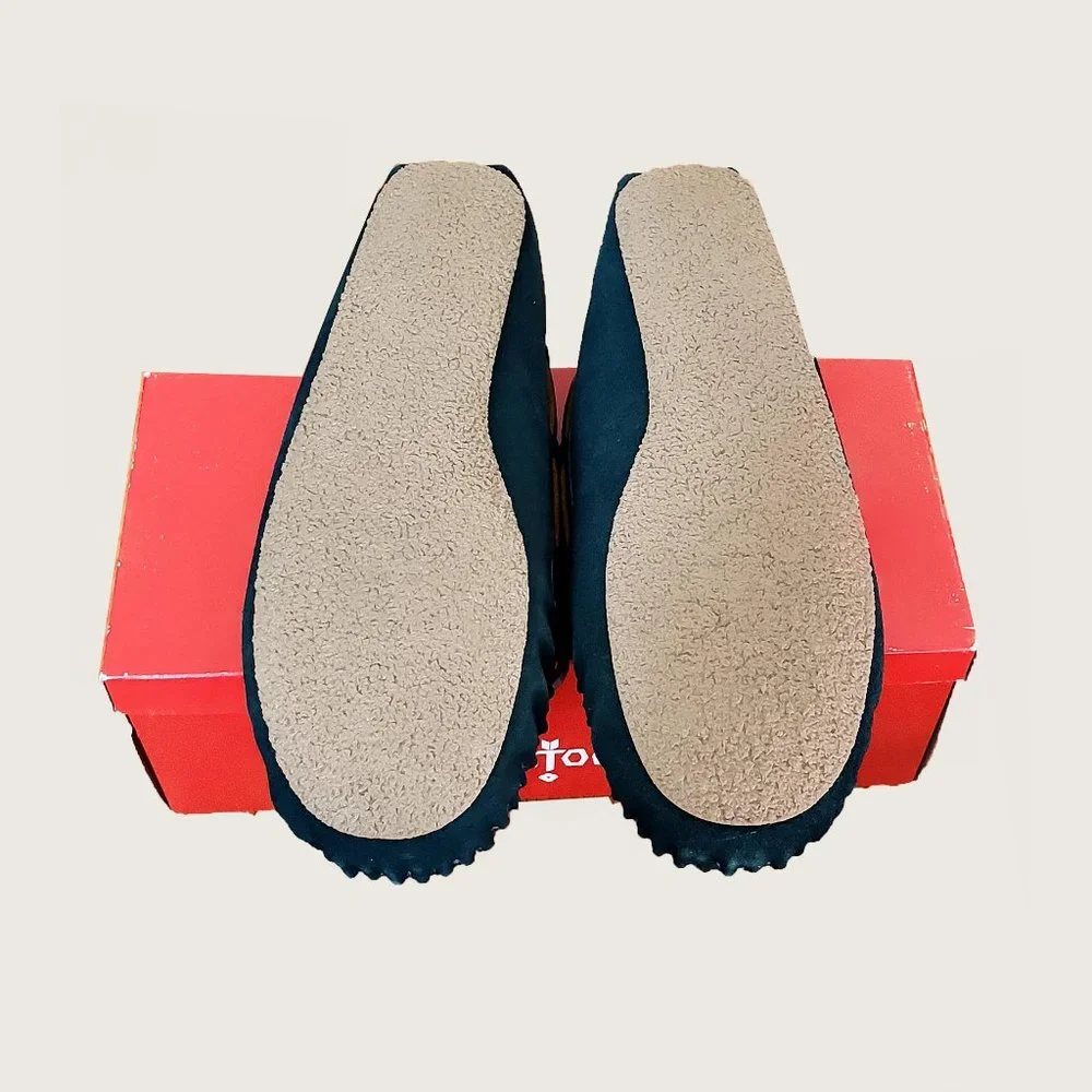 Minnetonka Kayla Moccasins NWT - Picture 9 of 10